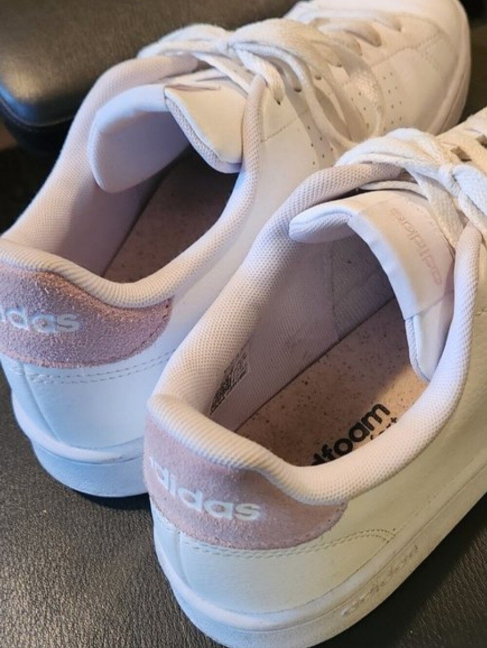Adidas Womens Oiginal Sneakers - Picture 2 of 11